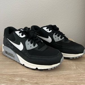 Women’s Nike Air Max 90 Essential Size 7